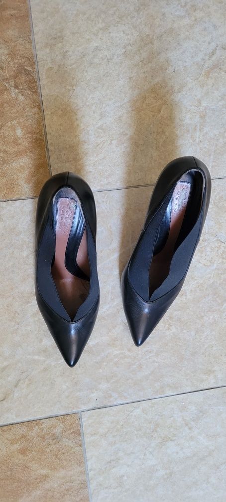 Итальянские кожаные туфли SPORTMAX, 39 размер