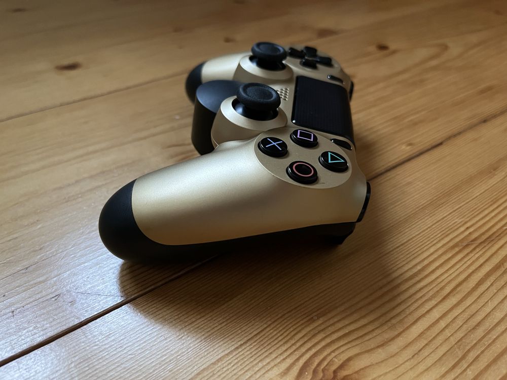Sony DualShock 4 V2 Złoty + Back Button Attachment