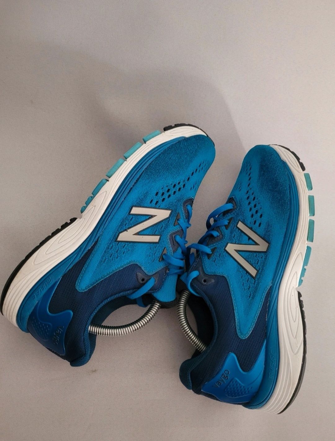 Buty New Balance Vaygo 43