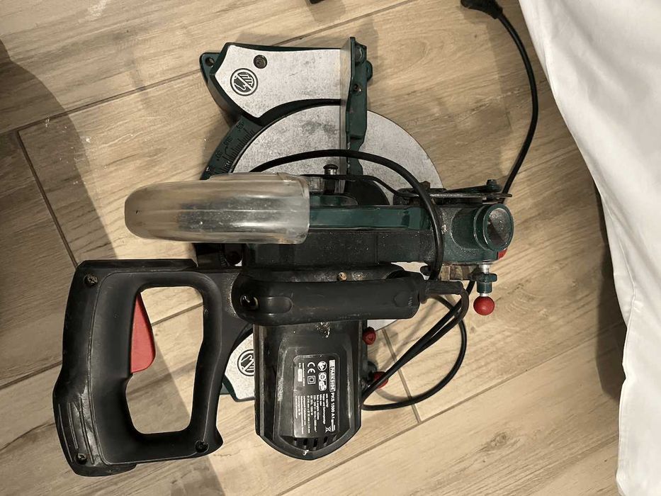 Serra de mesa. Funciona perfeitamente