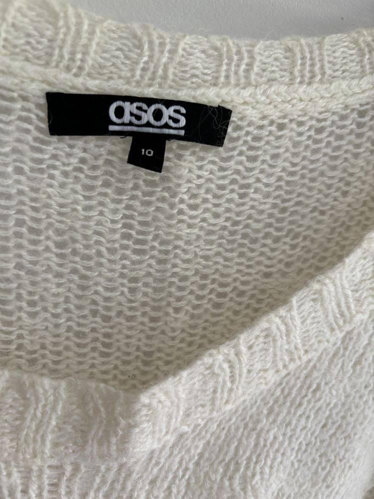 Asos kremowy sweter dziury S M