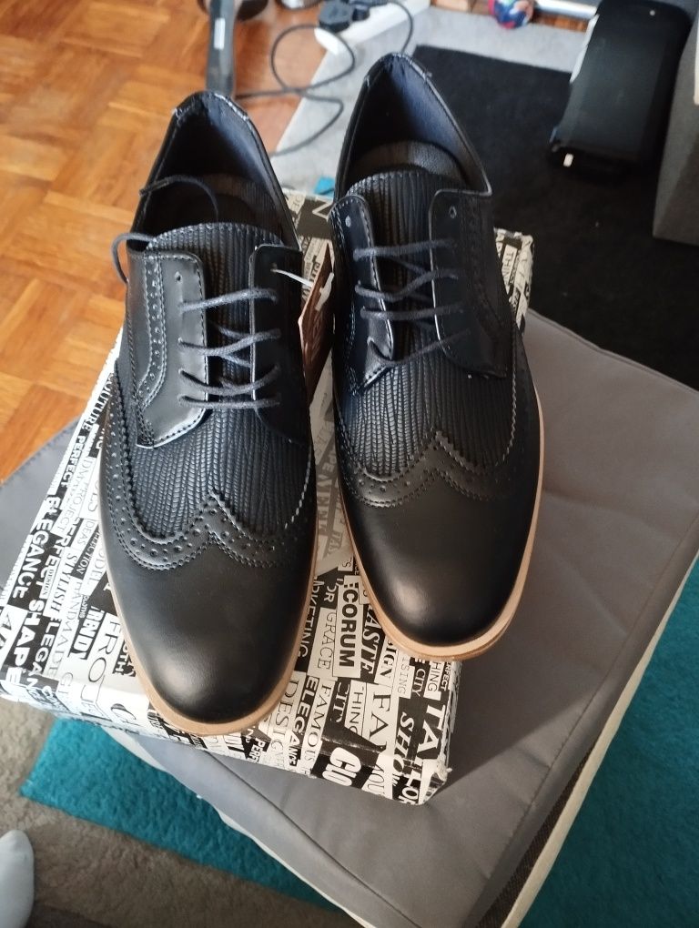 Buty męskie półbuty nowe rozmiar  41