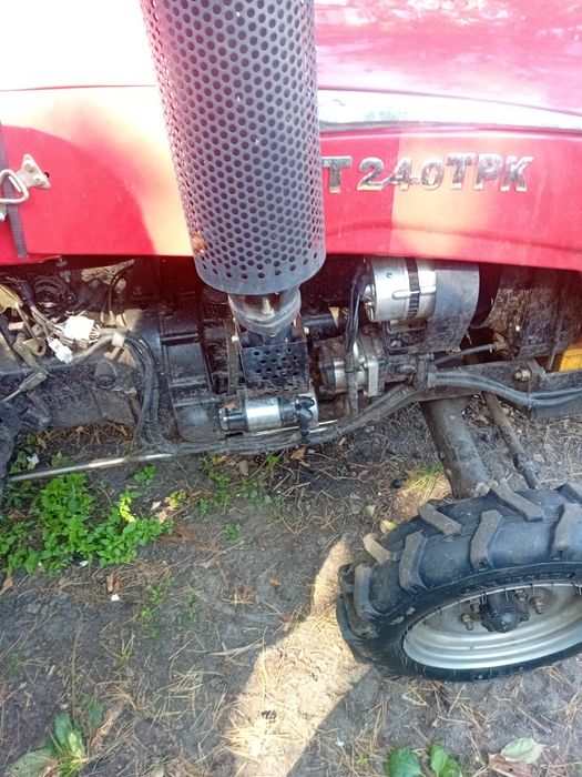 Продам Трактор з фрезой и плугом