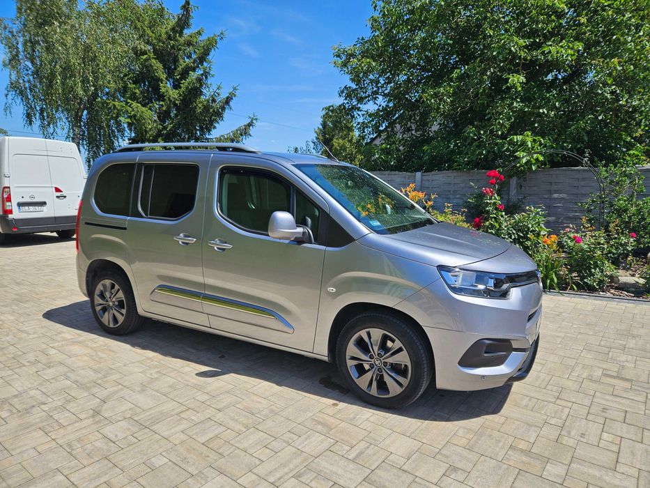 Toyota Proace City Verso Family 1.5 130KM salon 2021r 46000km