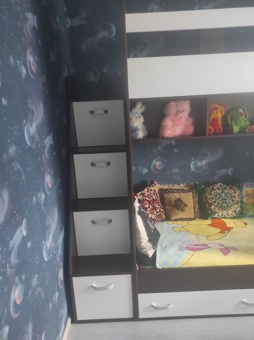 Двух ярусна кровать