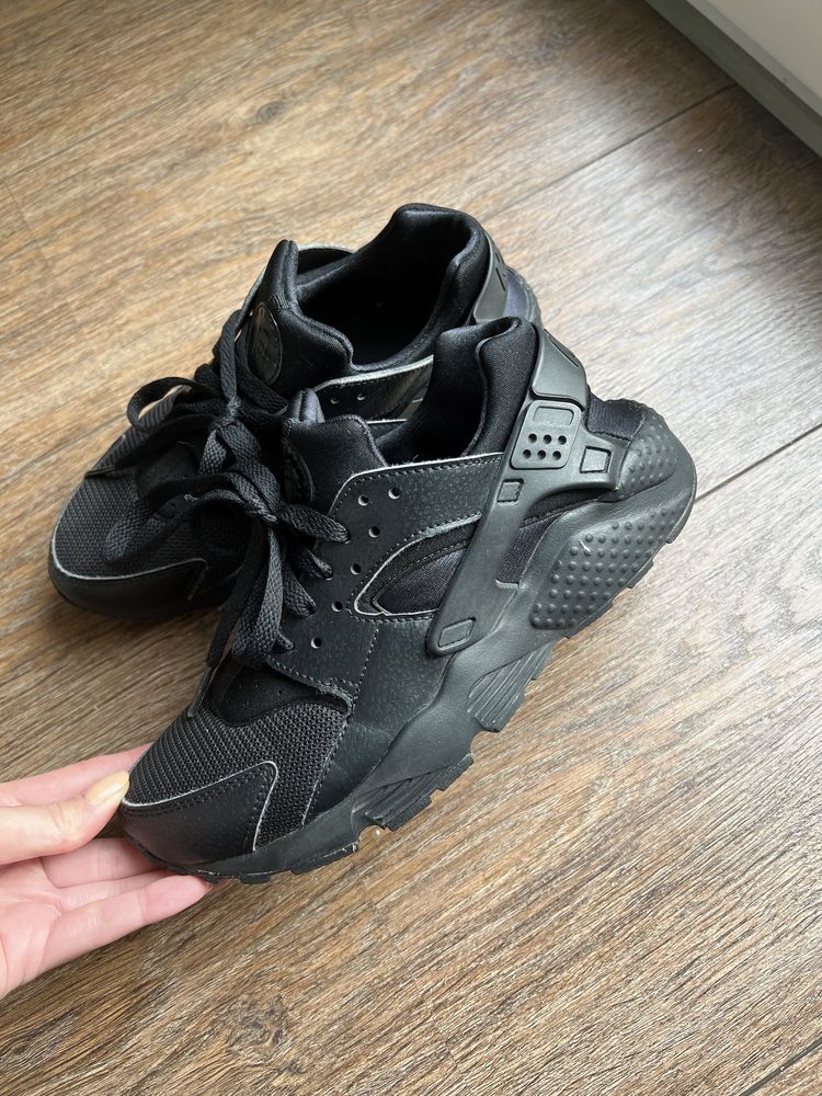 Czarne buty Nike air huarache