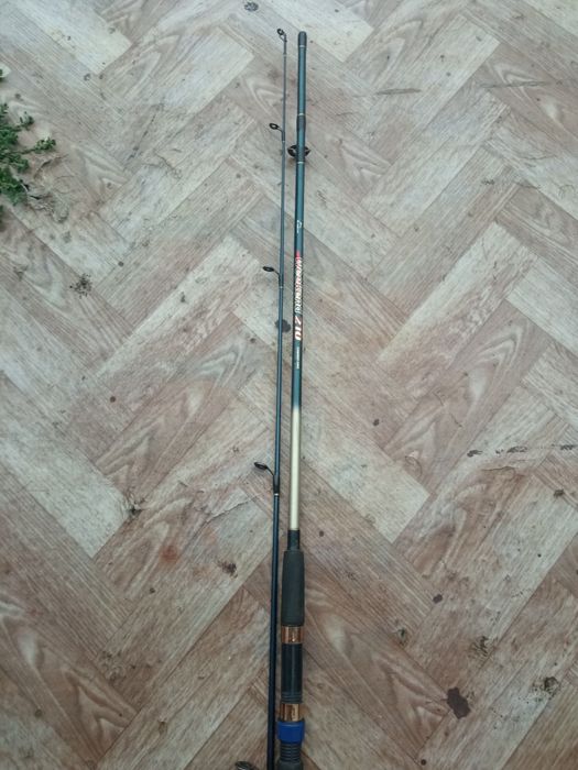 Спиннинг 2,10 ////