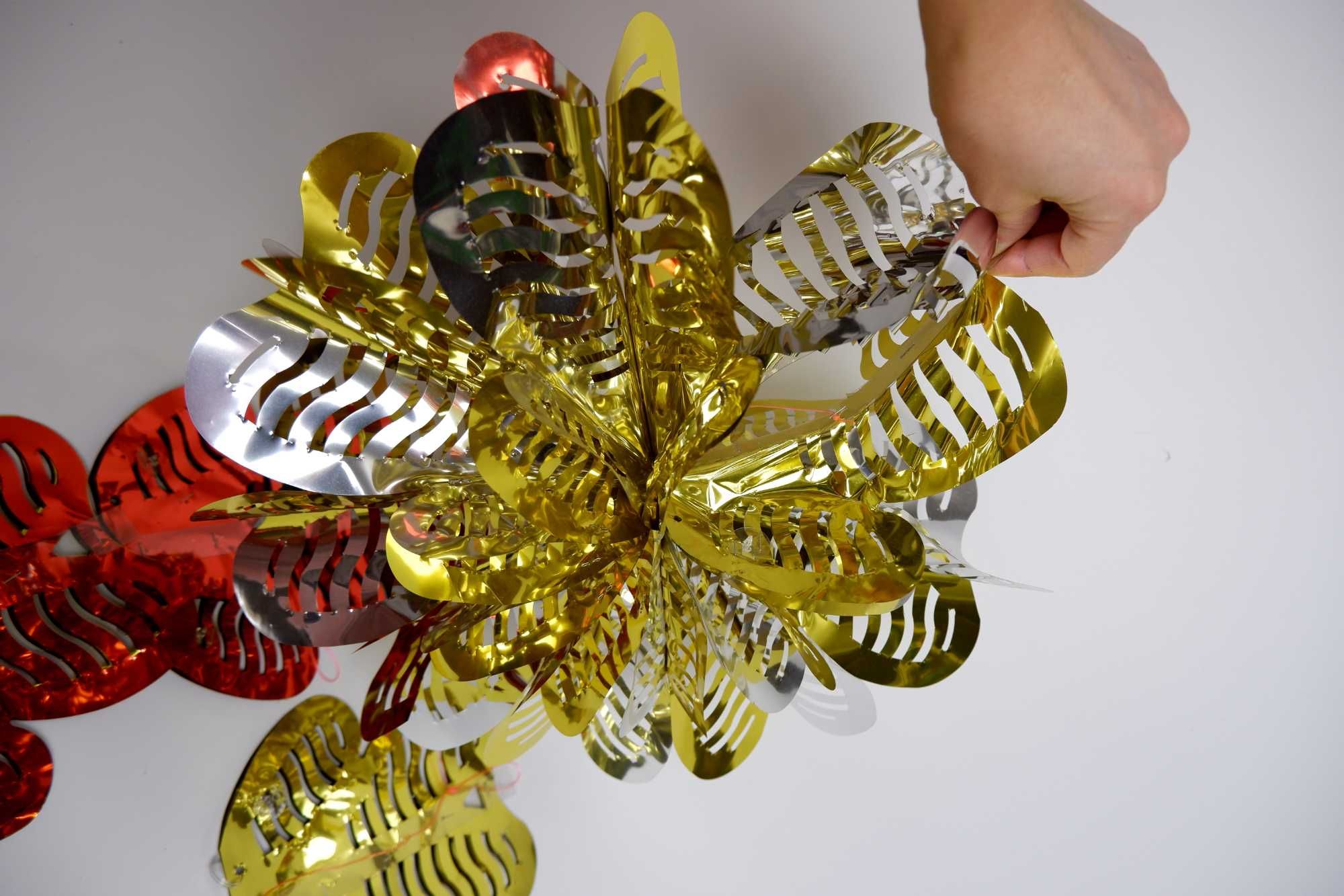 Новогодний декор интерьера из фольги объемная звезда золотая игрушка