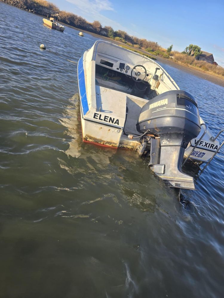 Vendo barco riamar com motor yamaha 115cv V4 2 tempos