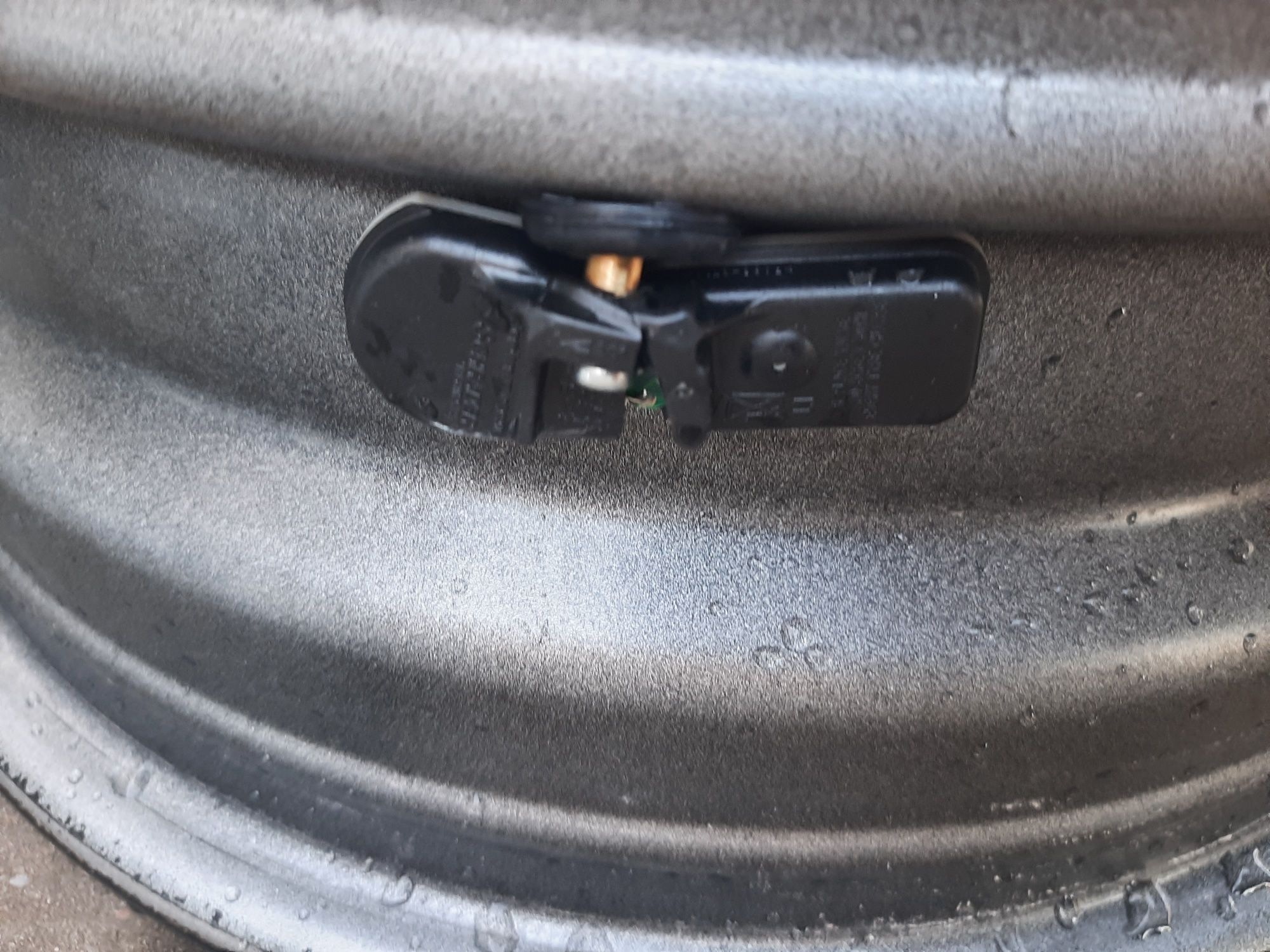 Felgi 15 Renault Clio 4x100 5/5,5J et32/42 czujniki