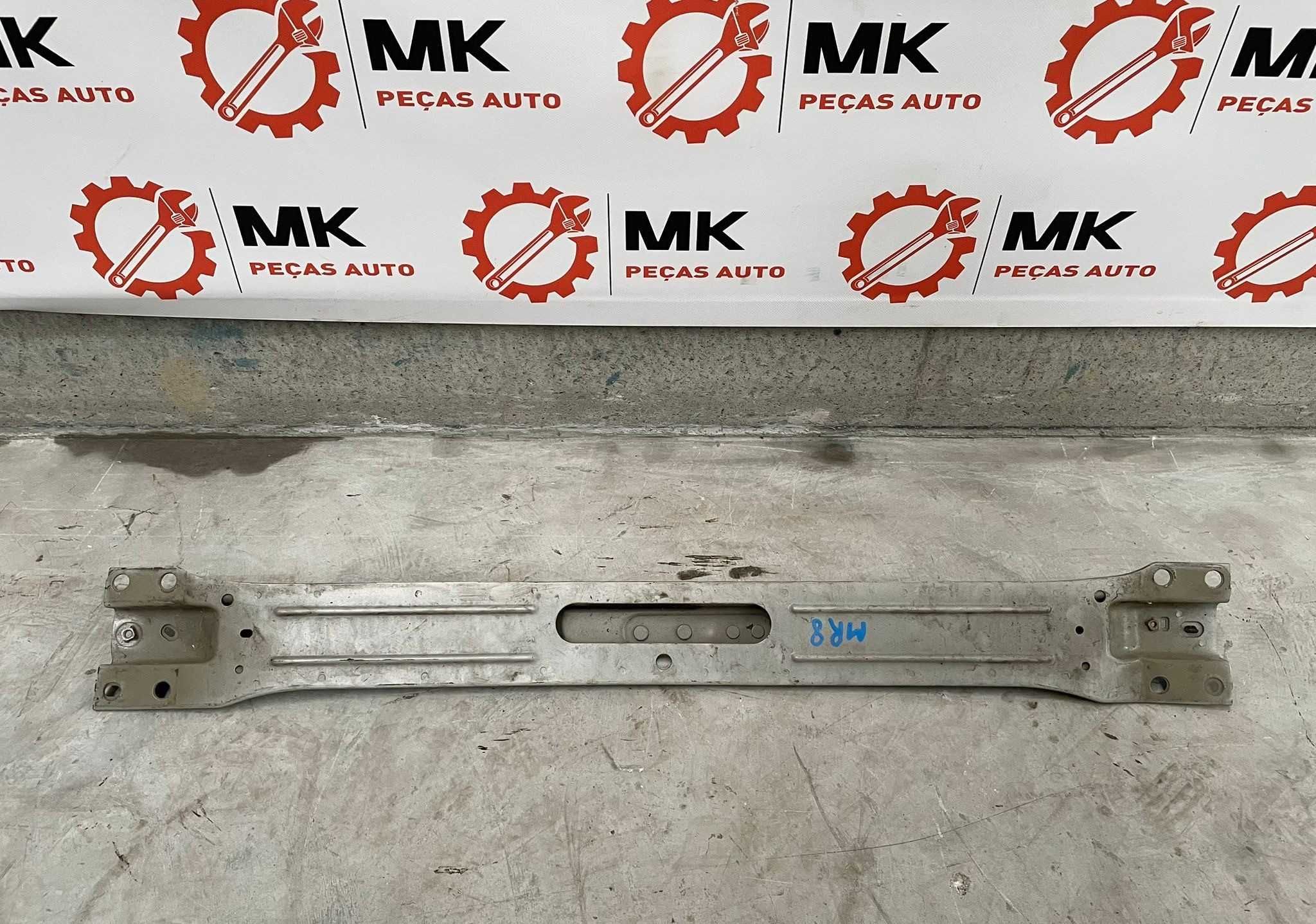 Reforço de pára-choques frontal de Nissan Navara 2.3DCI 2017 (NP300)
