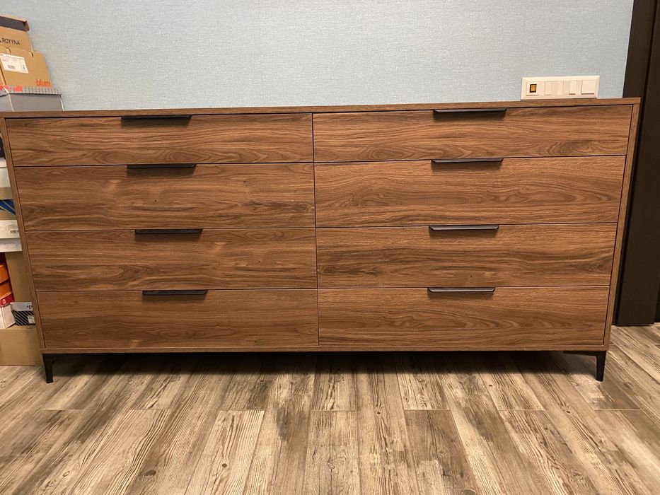 Комод 8 шухляд довжина 2 метра