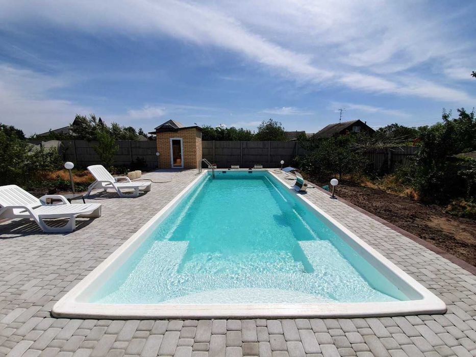 Композитний басейн “Пляж” 11×3,6×1,5 м | Монтаж під ключ