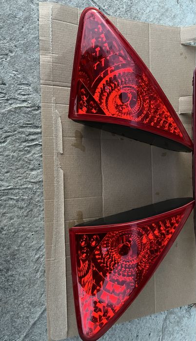 Задні ліхтарі для автомобіля Peugeot 3008