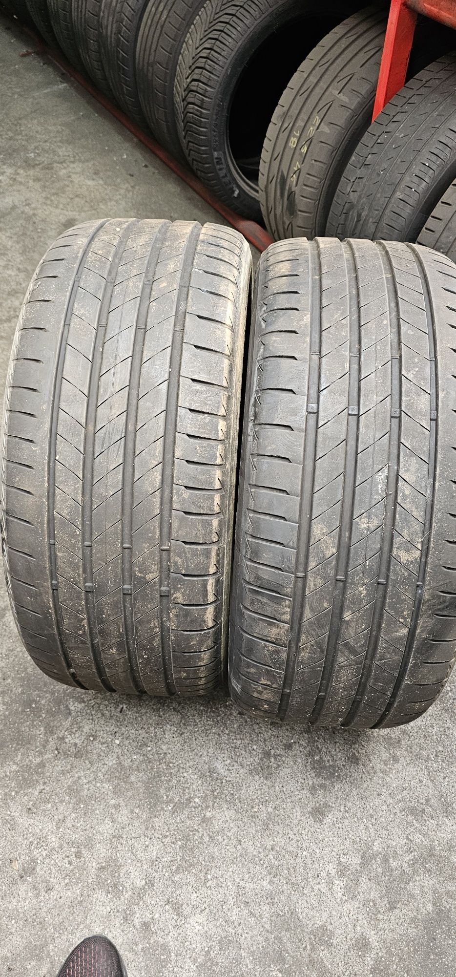 Vendo 2 Pneus Bridgestone Turanza T005 MO-S 255.40R20 101Y Dot1822