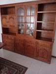 Móvel em castanho para sala