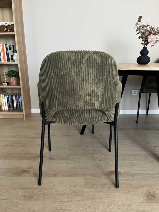 Komplet do jadalni - okrągły rozkładany stół i 4 krzesła