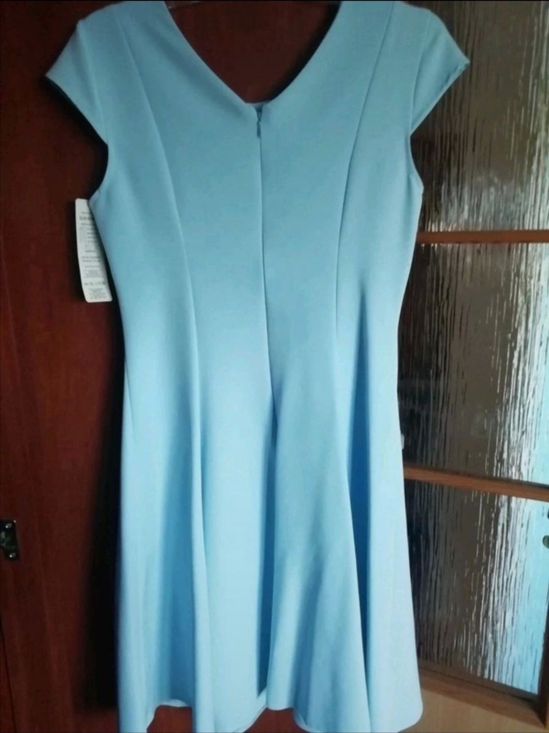 Błękitna sukienka r. M