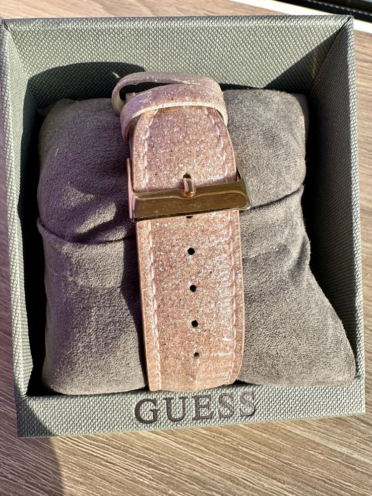 Оригінал годинник Guess, дуже гарний