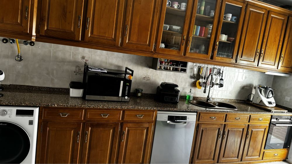 Vendo cozinha em madeira