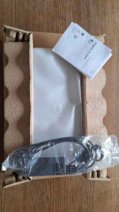 Laptop DELL Inspirion 15 5593 i5-1035G1/8GB/256/Win11/GeForceMX230 IPS