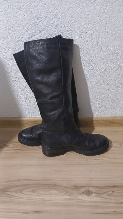 Skorzane kozaki oficerki.