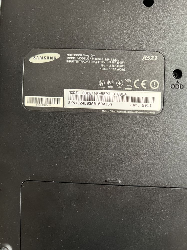 Ноутбук Samsung R523