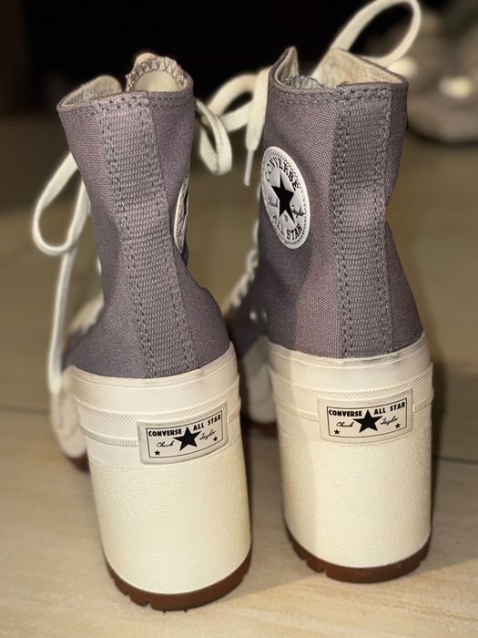 Converse All Star na obcasie