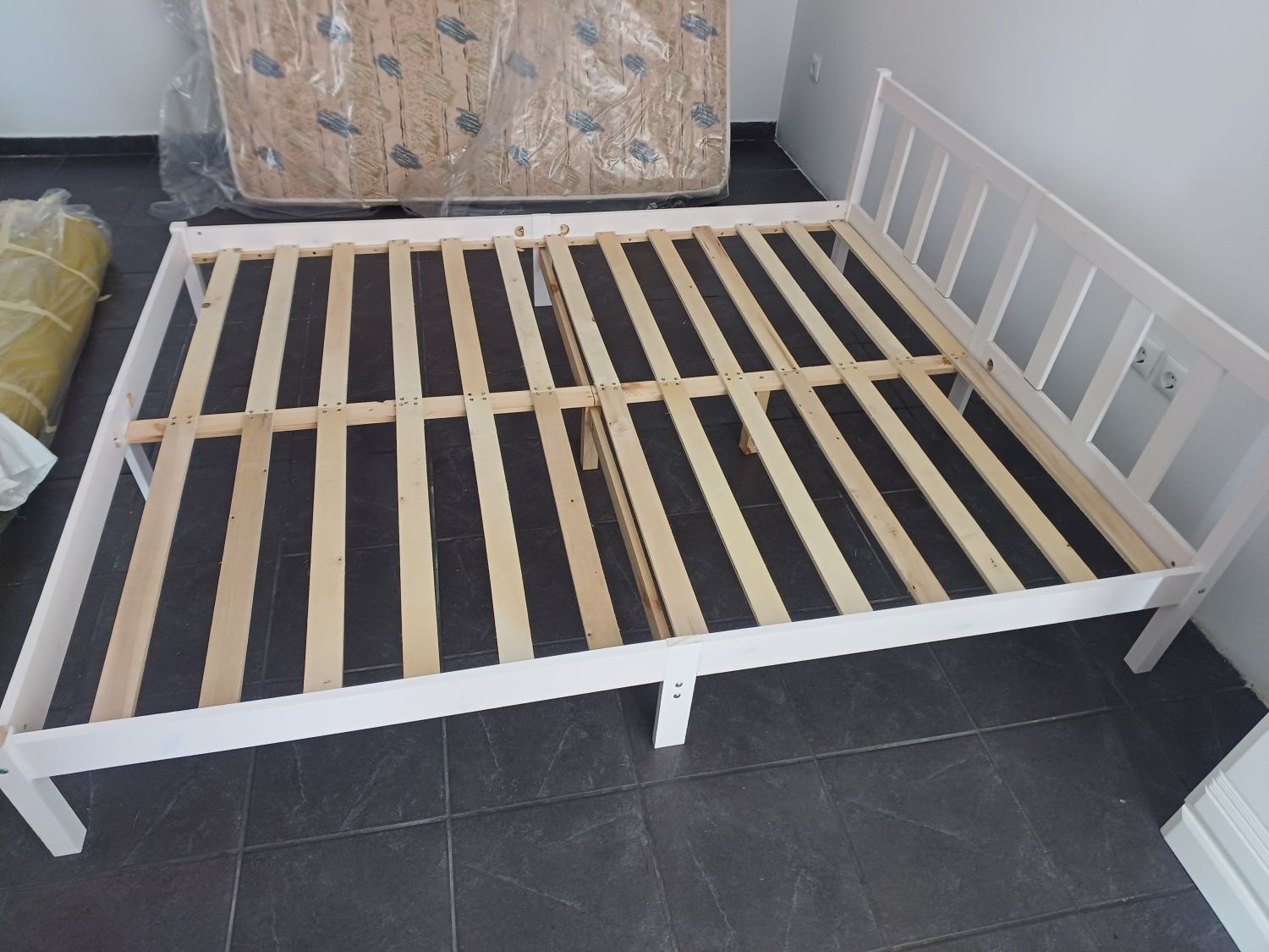 Cama de Casal 1.60x2.00 m em Pinho – Cor Branca