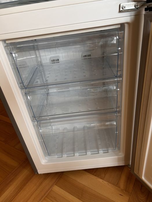 Lodowka Amica pojemność 231 l