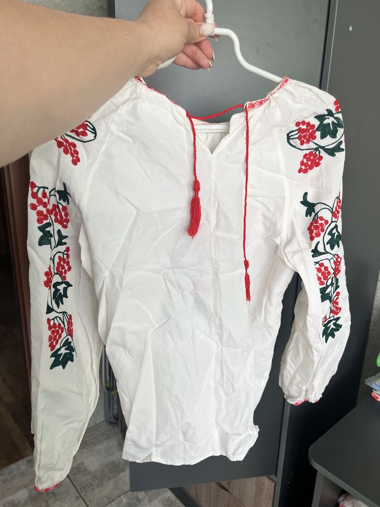 Продам жіночу вишиванку калина