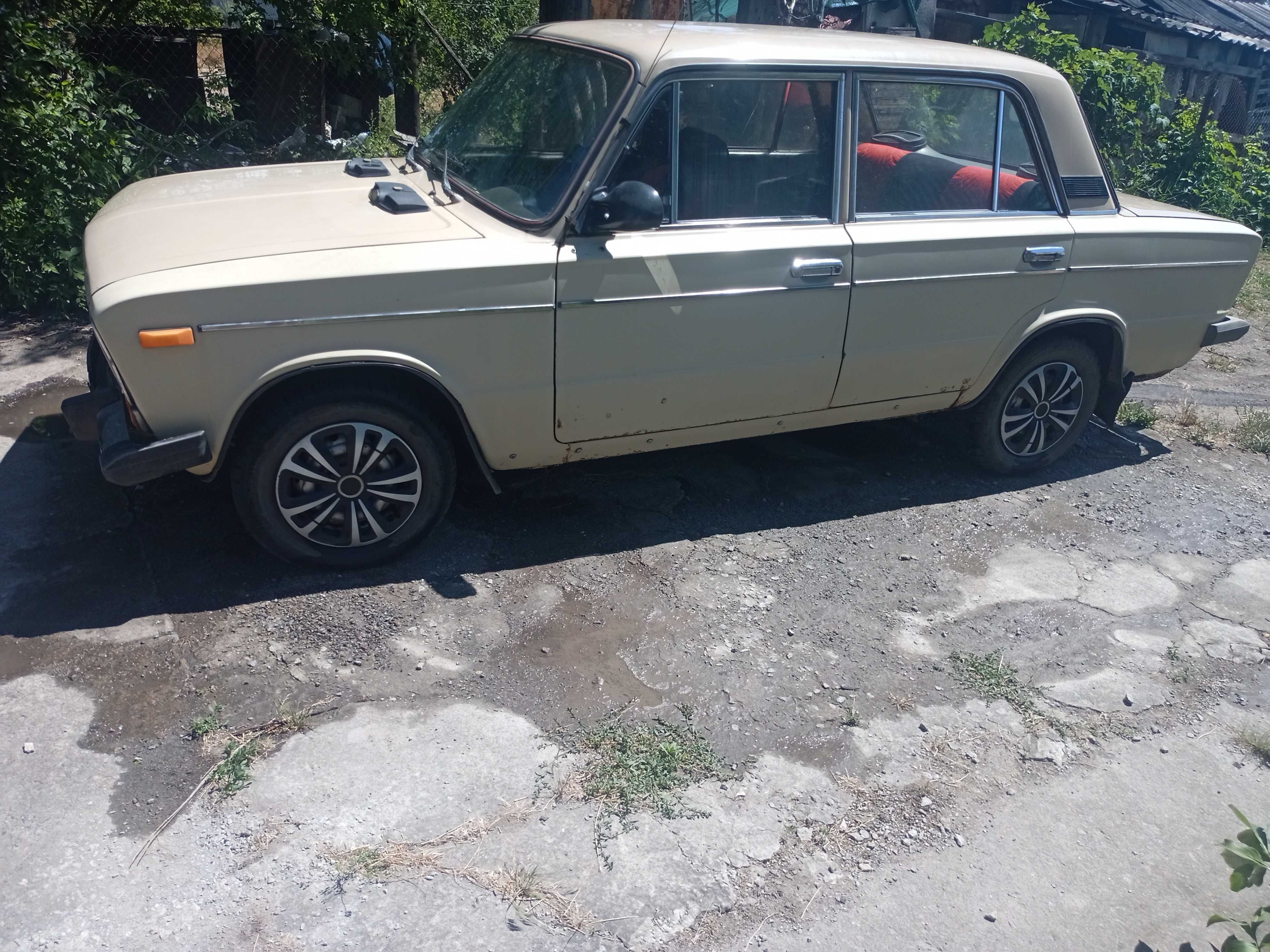 Автомобіль ВАЗ 2106