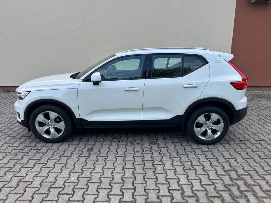 Volvo XC 40 VOLVO XC40 D3 Momentum Pro Wrocław 23% vat kamera pdc keyless automat