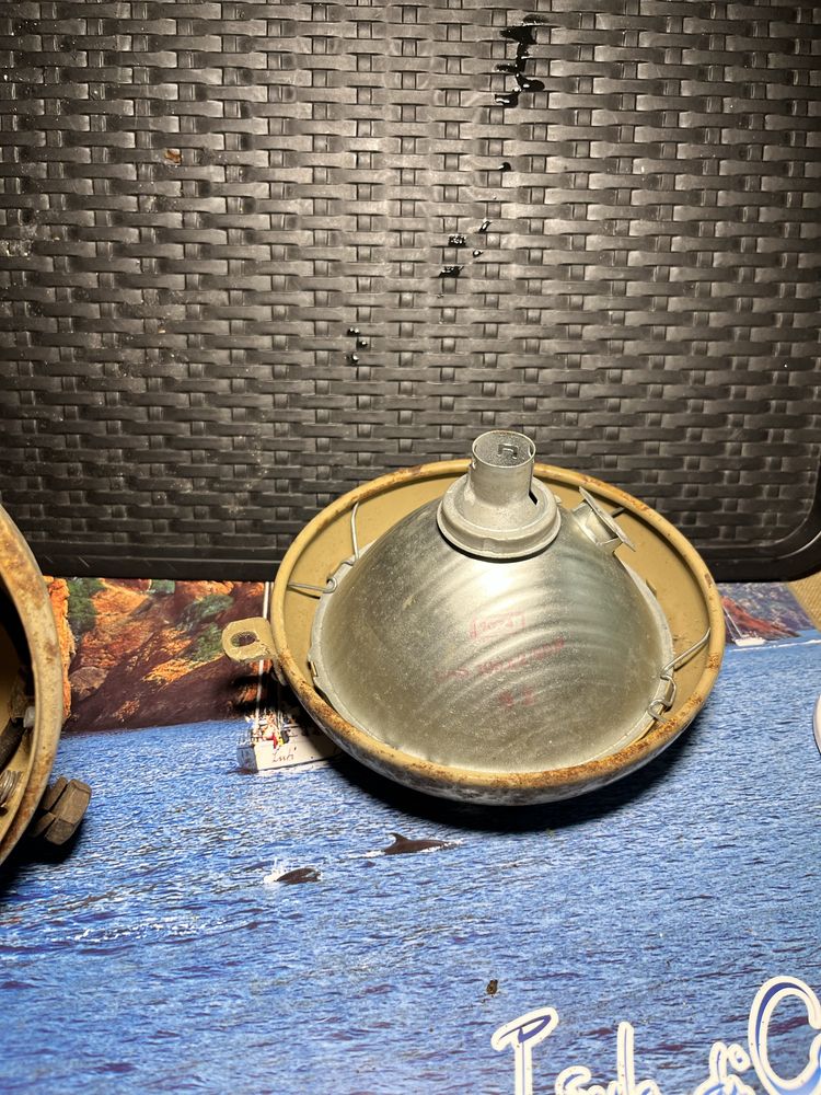 Stara lampa od motoru