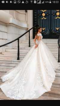 Zjawiskowa Suknia ślubna Crystal Design Ellery