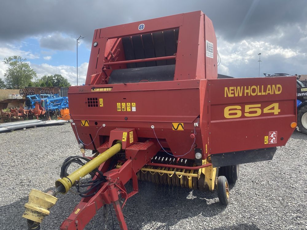 Presa rolująca new holland 654