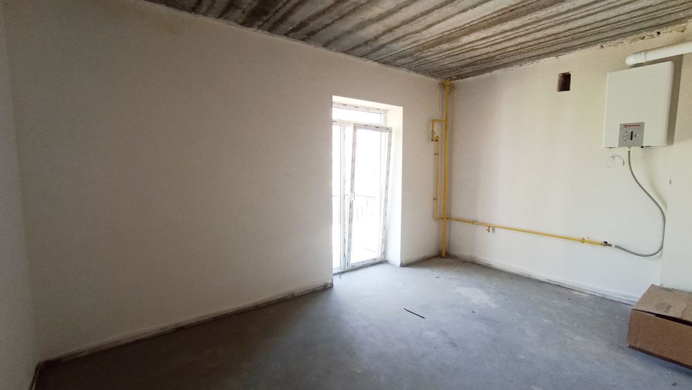 Квартира з ГАЗОМ та БАЛКОНОМ! Чистова штукатурка та стяжка підлоги!