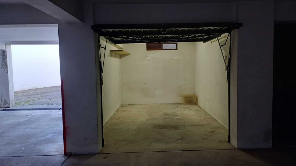 Garagem/Armazém com 13 m2 - Centro de Vagos