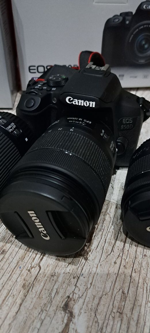 Lustrzanka Canon EOS 850 D  OBIEKTYWY w zestawie!!!