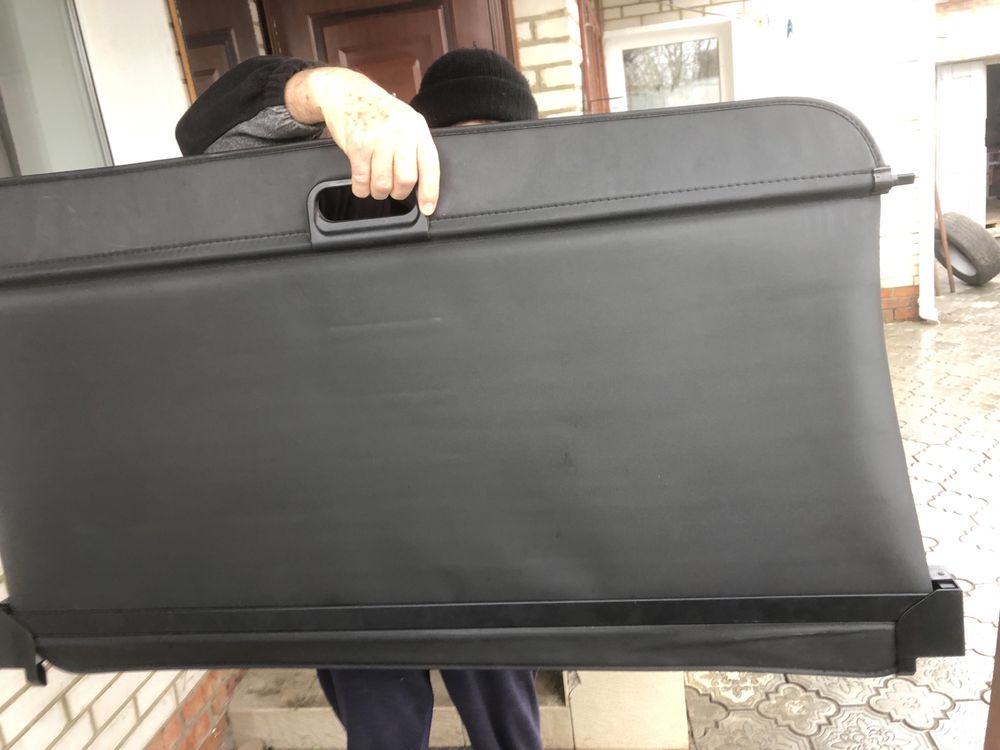 Продам заднюю полку БМВ е 70