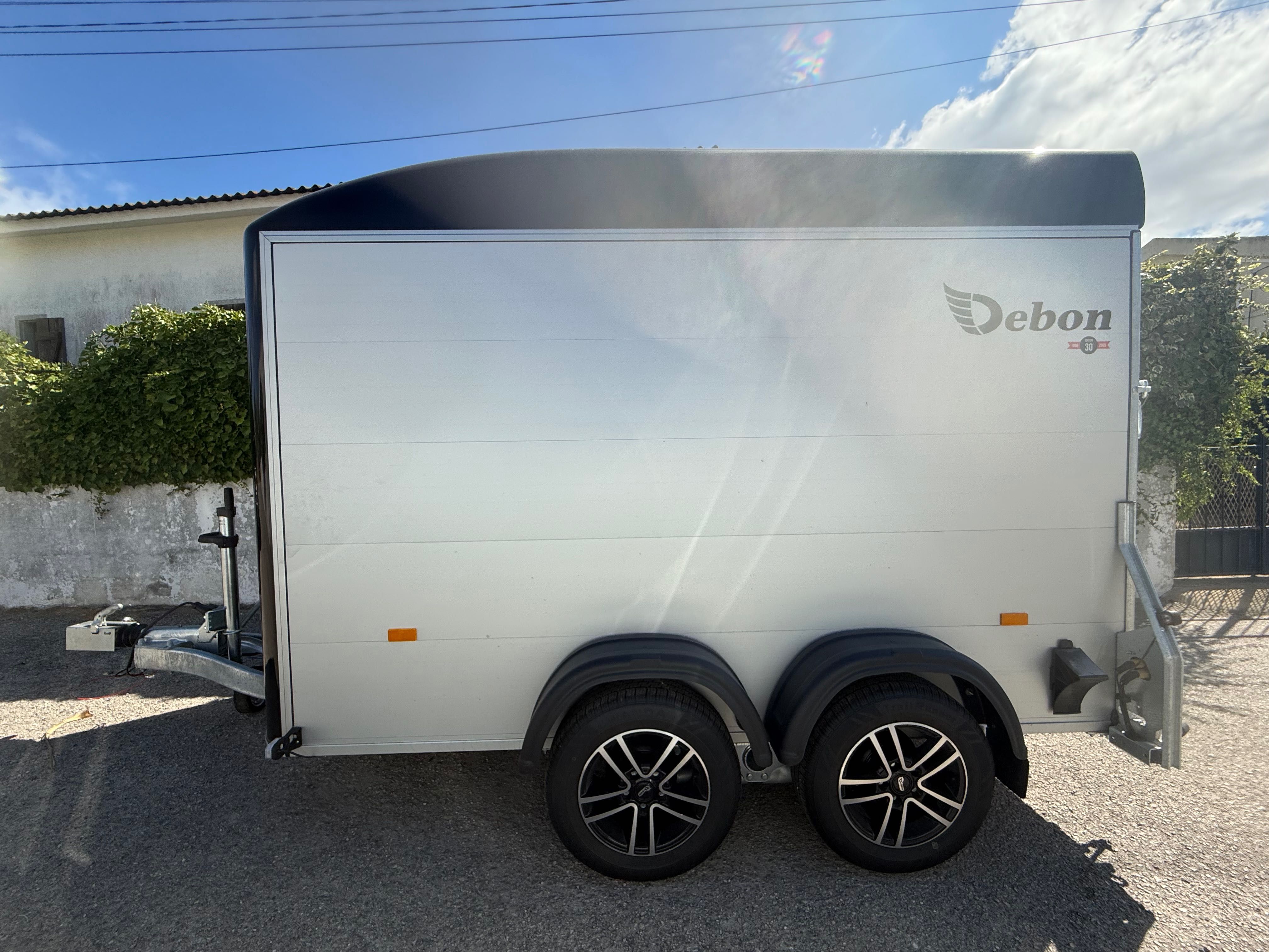 NOVO - Atrelado Debon C500 Alu