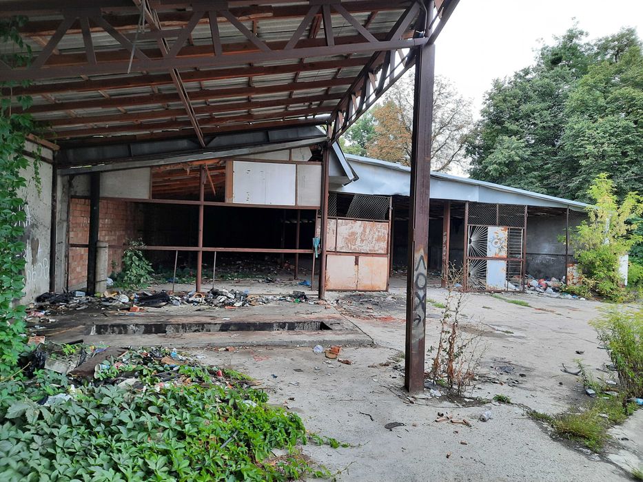 Магазин в центрі Садгори 600 м2 склад 700м2