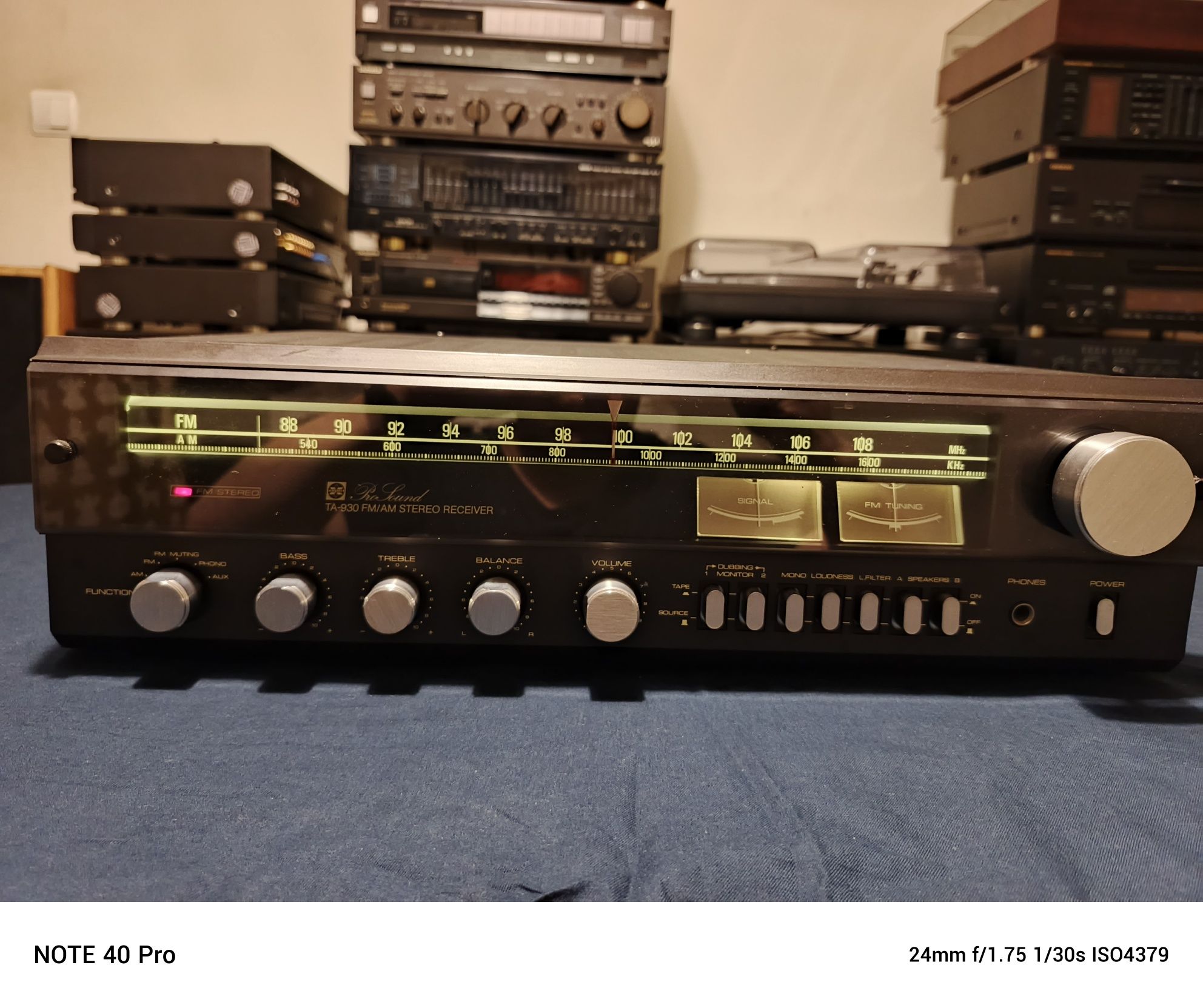 Amplituner Expert by Marantz.