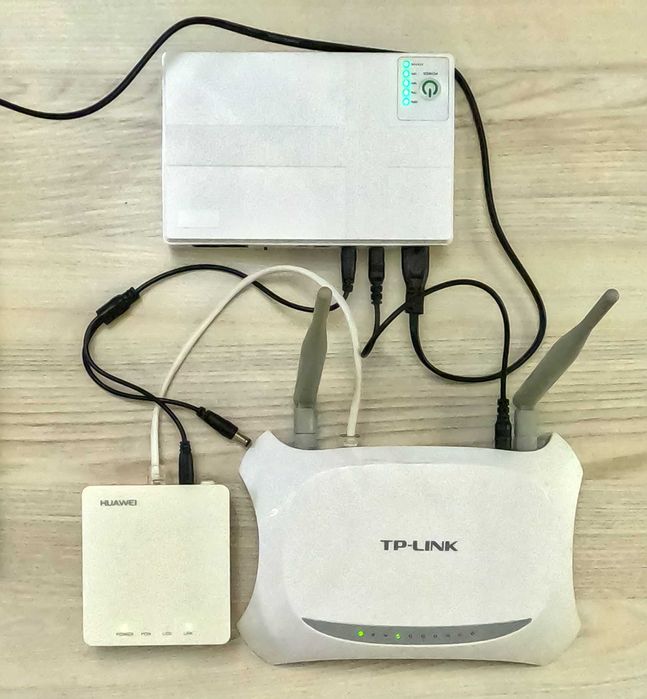 Wi-Fi без світла ДБЖ mini UPS 10400мАч DC1018P білий