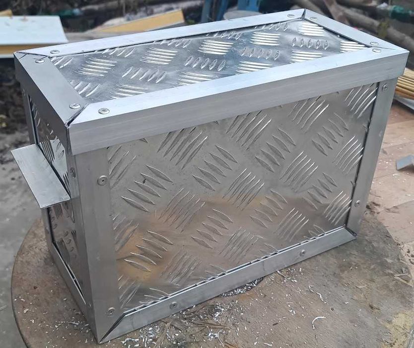 Корпус для літій-залізо-фосфатного (LiFePO4) акумулятора