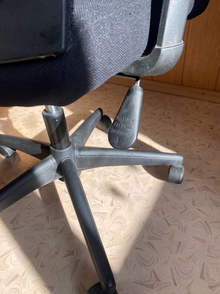 Ортопедичне ергономічне офісне крісло  Barsky
