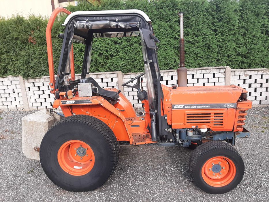 Ciągnik ogrodniczy ogrodowy  Kubota L2550 30KM 4x4 Yanmar Iseki