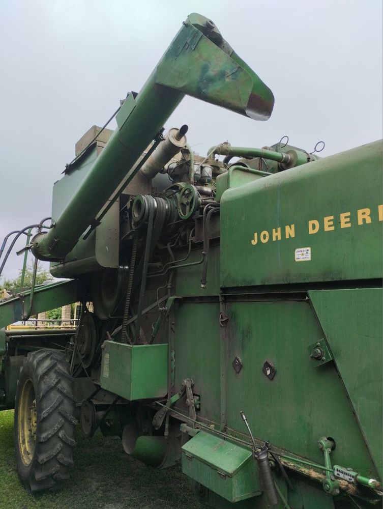 Комбайн John Deere 330