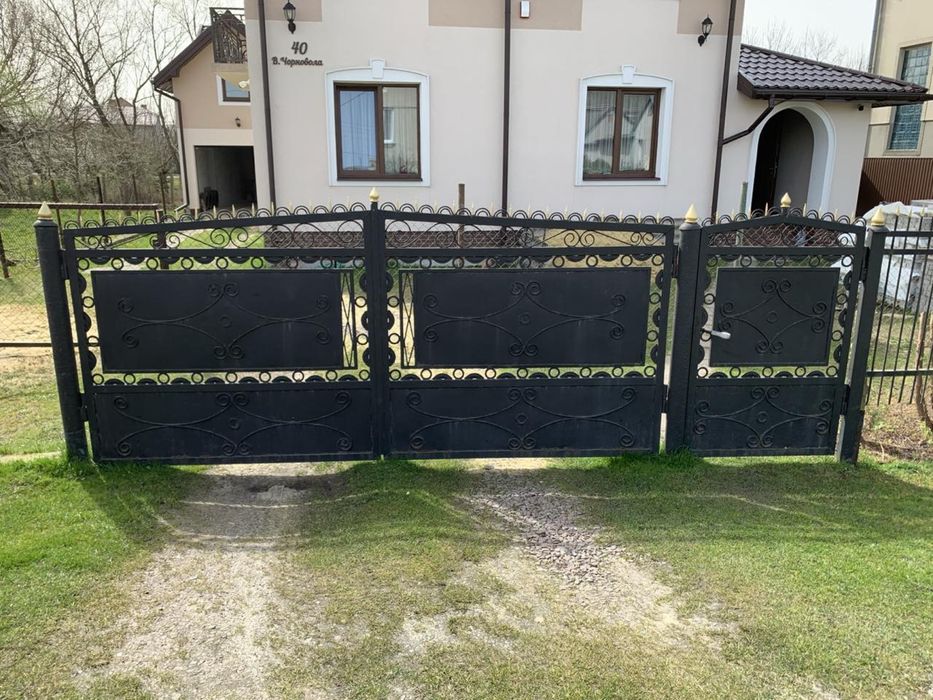 Продаємо ворота  металеві
