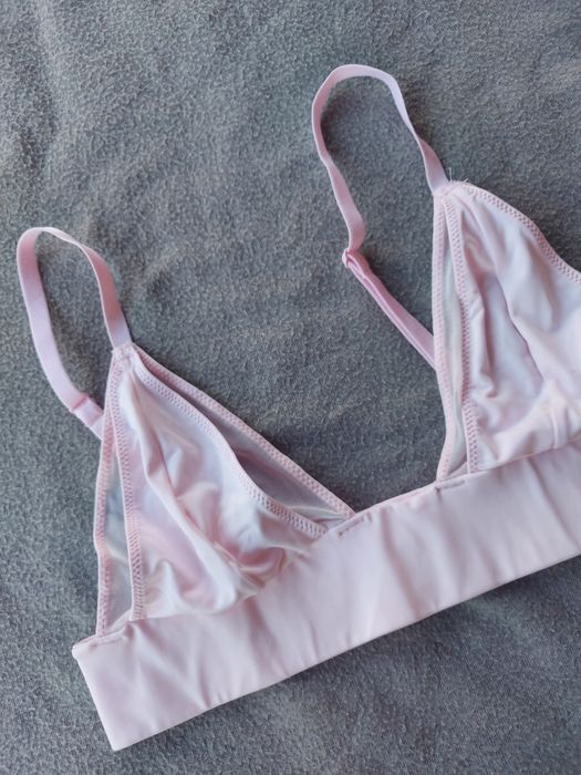 Ładny biustonosz stanik / góra od stroju kąpielowego